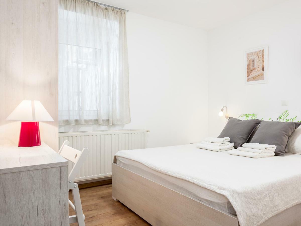 Oliva 4 Stars Apartment ซาเกร็บ ภายนอก รูปภาพ